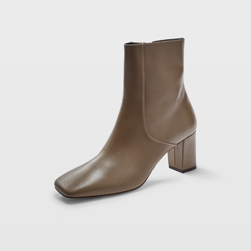 NWT Club Monaco Taupe Leather Jorga Ankle Boots